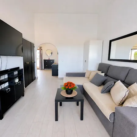 Apartmán Homes Lili Seaview With 2 Bedrooms, 4 Terraces, 2 Pools & Parking *
