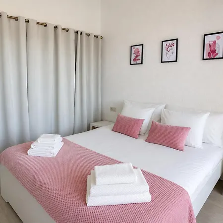 Apartmán Homes Lili Seaview With 2 Bedrooms, 4 Terraces, 2 Pools & Parking *