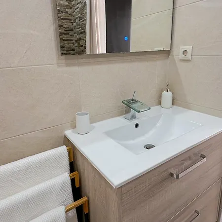 Homes Lili Seaview With 2 Bedrooms, 4 Terraces, 2 Pools & Parking Apartmán *